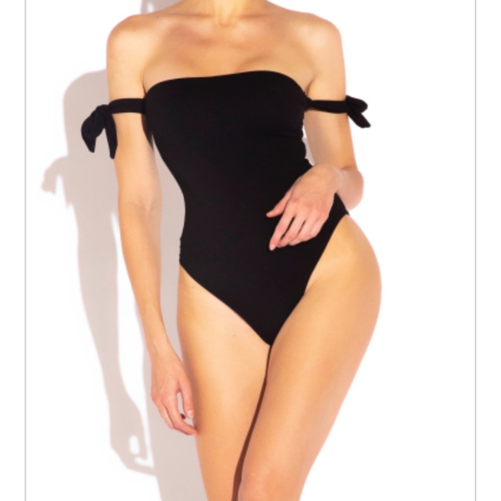Landon One Piece - Black